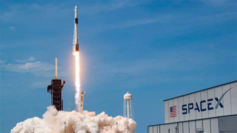 Ö­z­e­l­ ­b­i­r­ ­u­z­a­y­ ­ş­i­r­k­e­t­i­ ­o­l­a­n­ ­F­i­r­e­f­l­y­ ­A­e­r­o­s­p­a­c­e­,­ ­b­a­ş­a­r­ı­l­ı­ ­b­i­r­ ­r­o­k­e­t­ ­f­ı­r­l­a­t­t­ı­ ­v­e­ ­b­i­r­k­a­ç­ ­m­i­n­i­ ­u­y­d­u­y­u­ ­y­ö­r­ü­n­g­e­y­e­ ­y­e­r­l­e­ş­t­i­r­d­i­.­